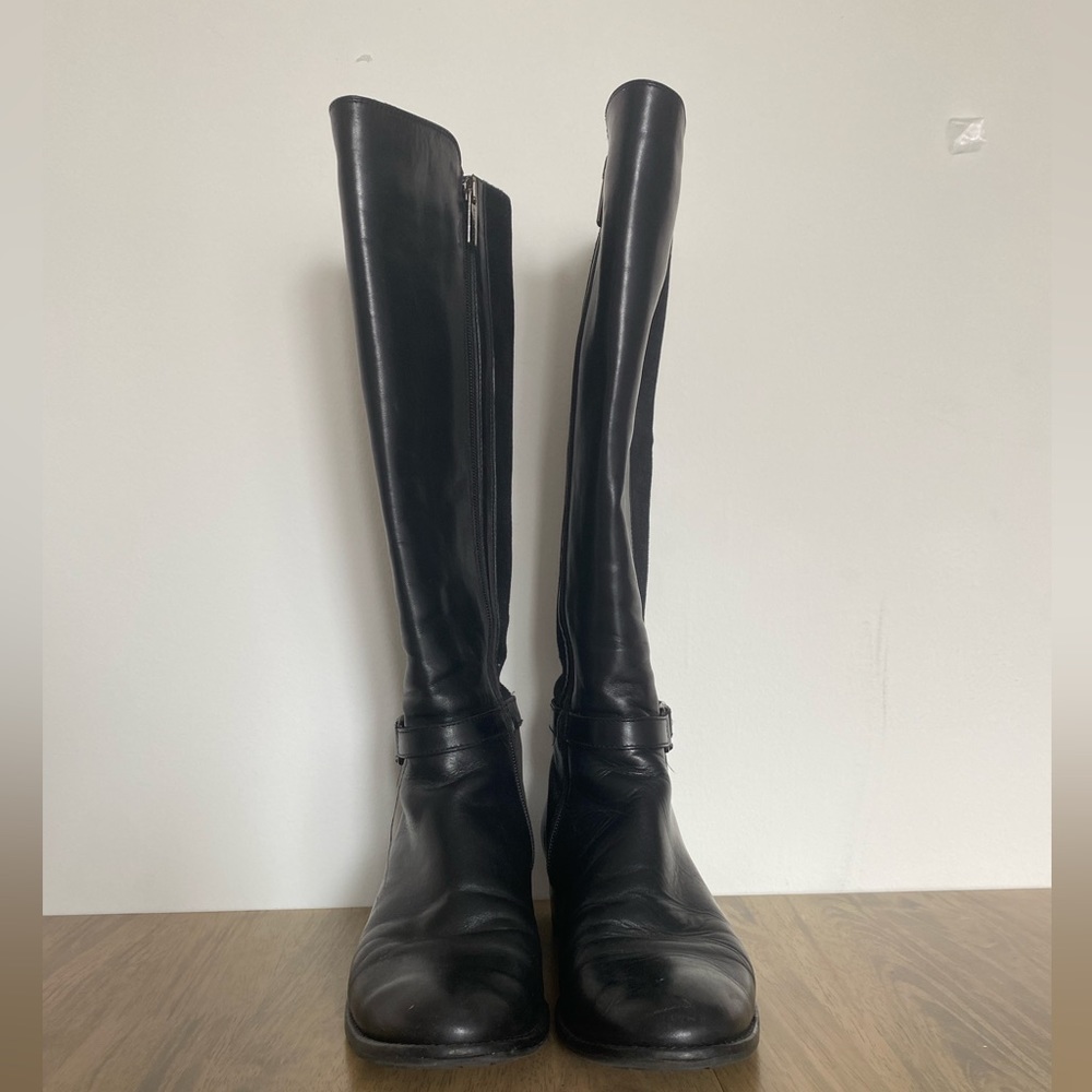 Aquatalia black knee boots! In great condition:)